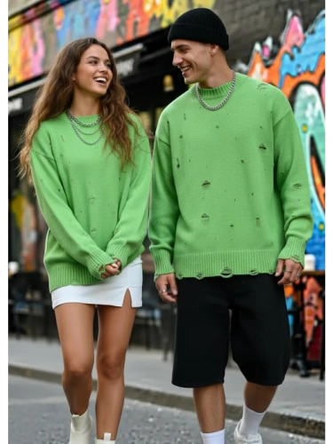 Свитер оверсайз рваный женский и мужской теплая унисекс