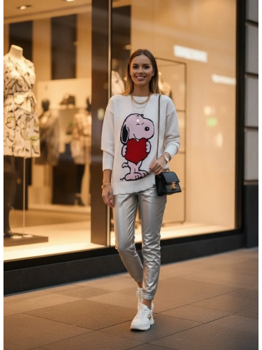 Свитер оверсайз теплая аниме с принтом Snoopy фото 4