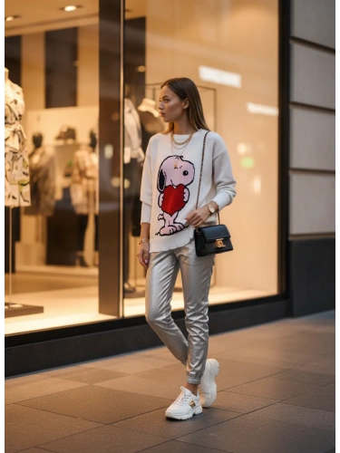 Свитер оверсайз теплая аниме с принтом Snoopy фото 2